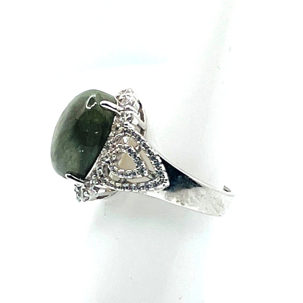 NWOT, Beautiful Labradorite stone on a 925 sterling silver band, size 7 - Picture 3 of 7